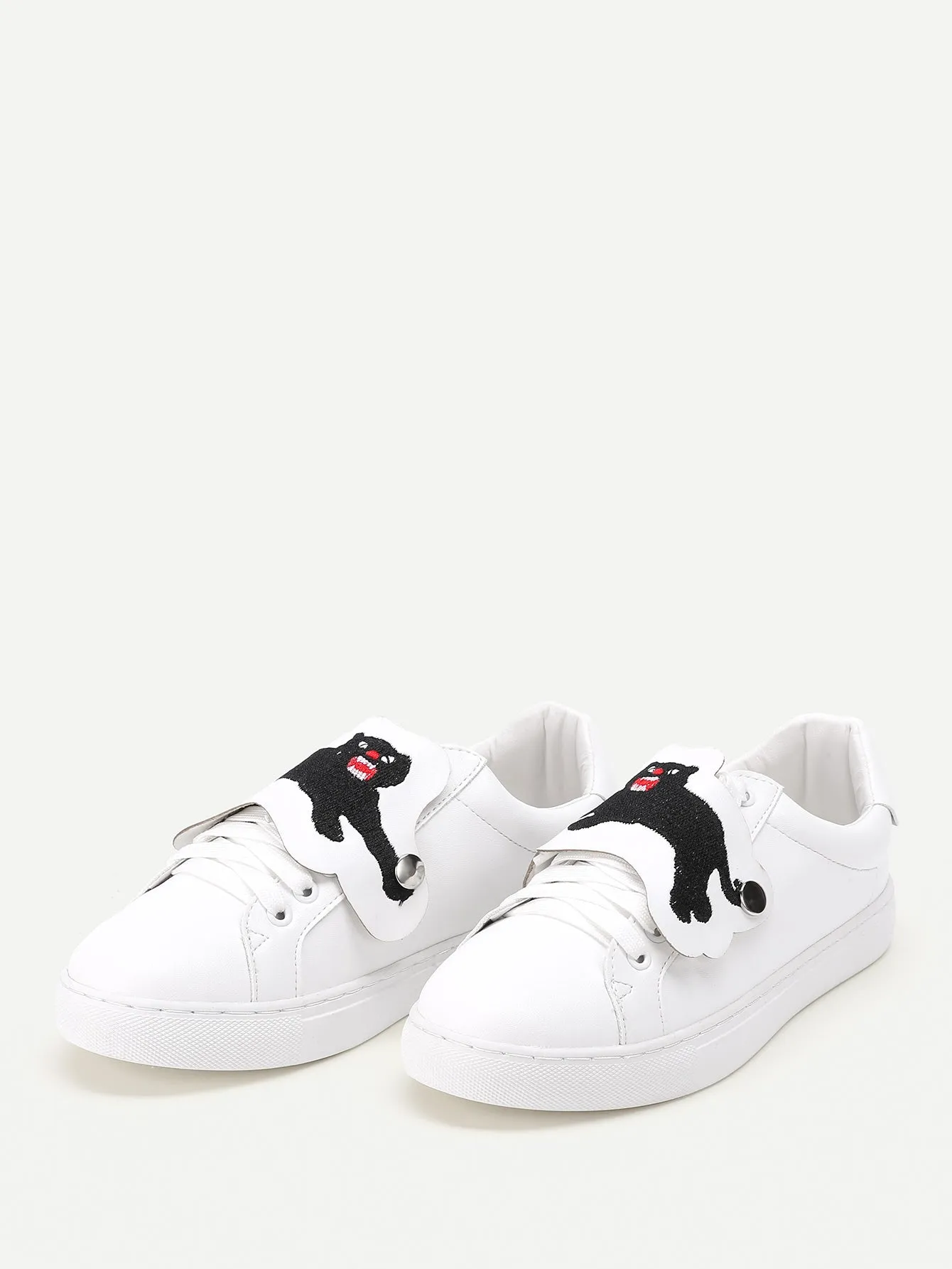 Cheap Eye Embroidery Lace Up Low Top Sneakers